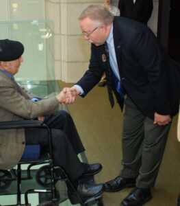 Doran Cart meeting Frank Buckles