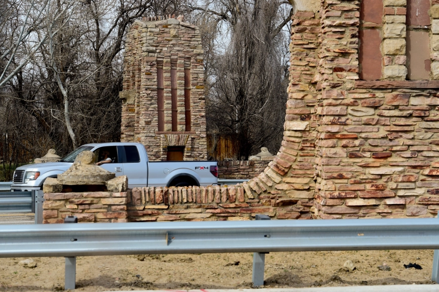 Road of Remembrance gateway pillars