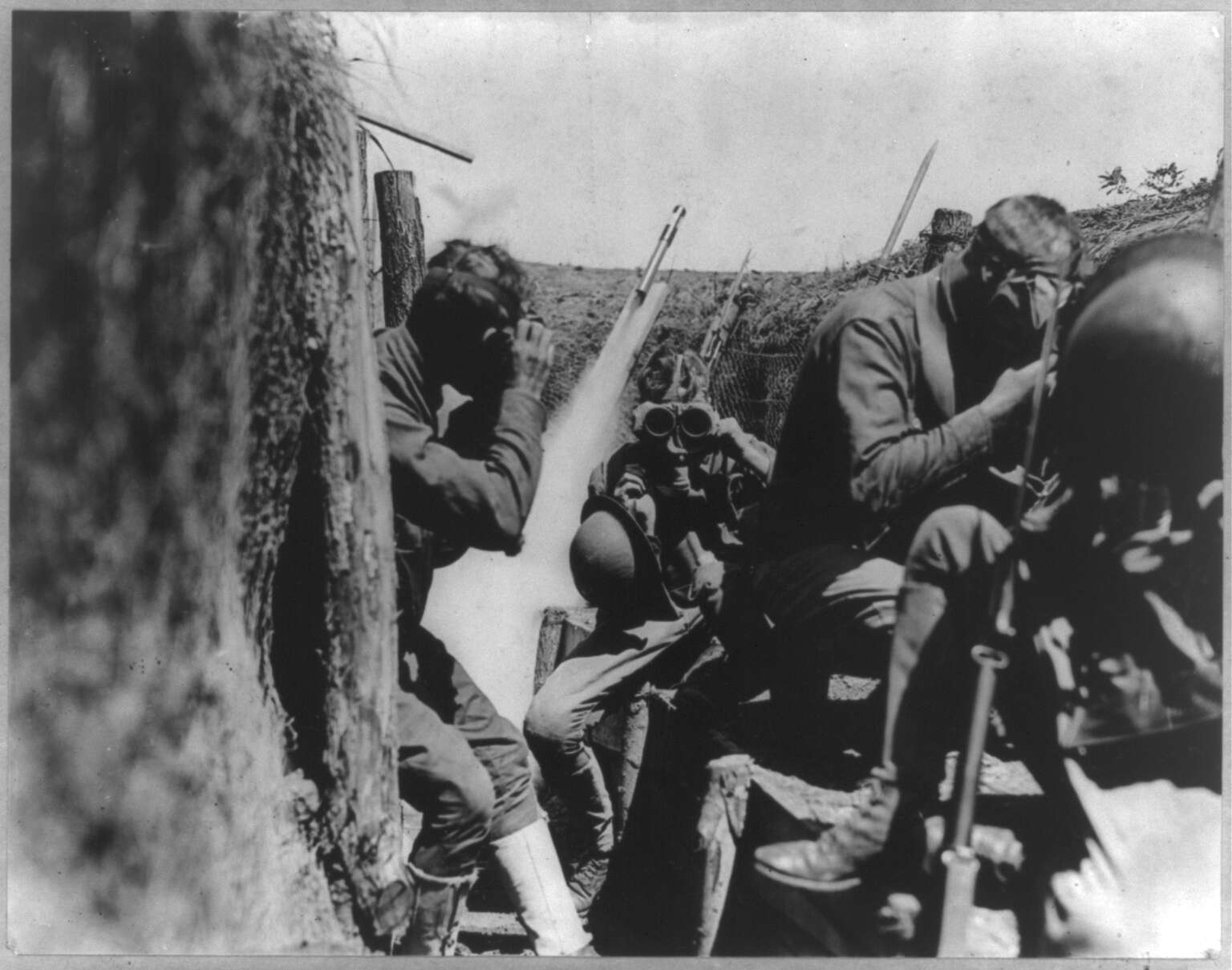 US troops trench gas masks